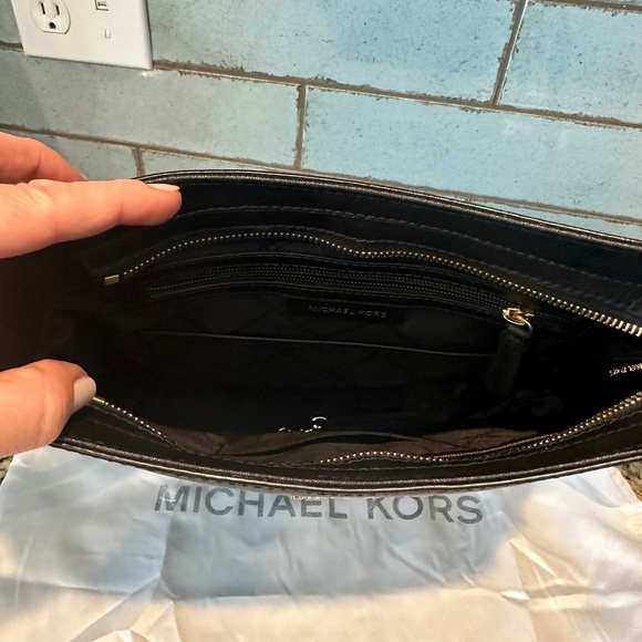 Michael Kors Large Jet Set Crossbody Bag w/ dust bag - Picture 4 of 4